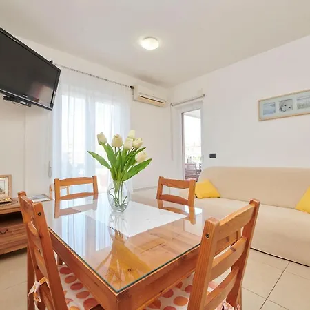 Apartman Ax *
